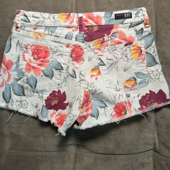 Kut from the Kloth Floral Jean Shorts - Pink and Gray - Picture 3 of 7